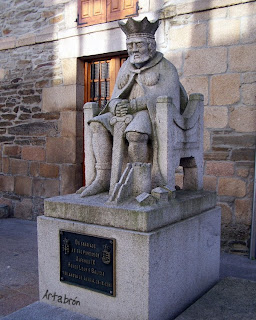 Monumento dedicado a Alfonso IX