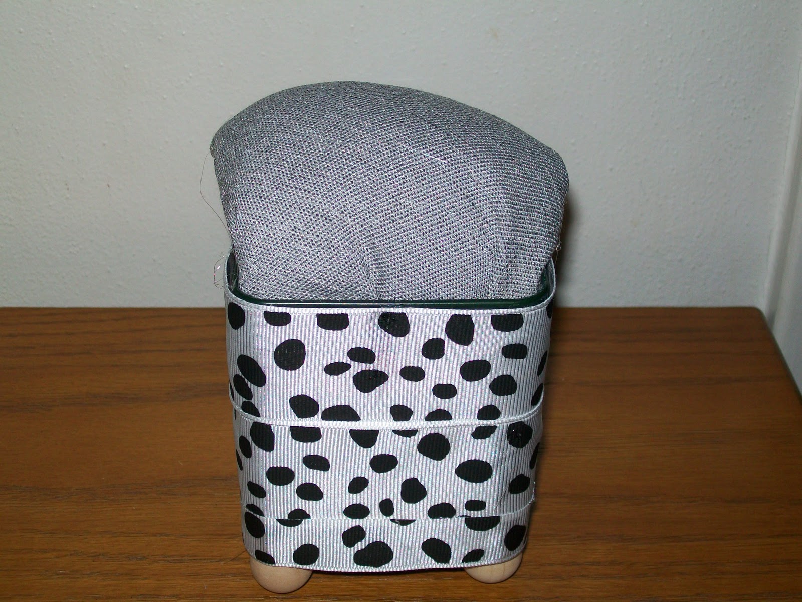 Crafts by Cori: LIMITED EDITION!!! Seeing Spots! Pin Cushion $5.00