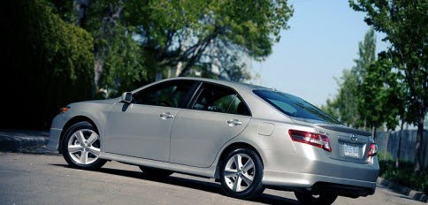 sport car: 2011 Toyota Camry SE Road Test and all photos