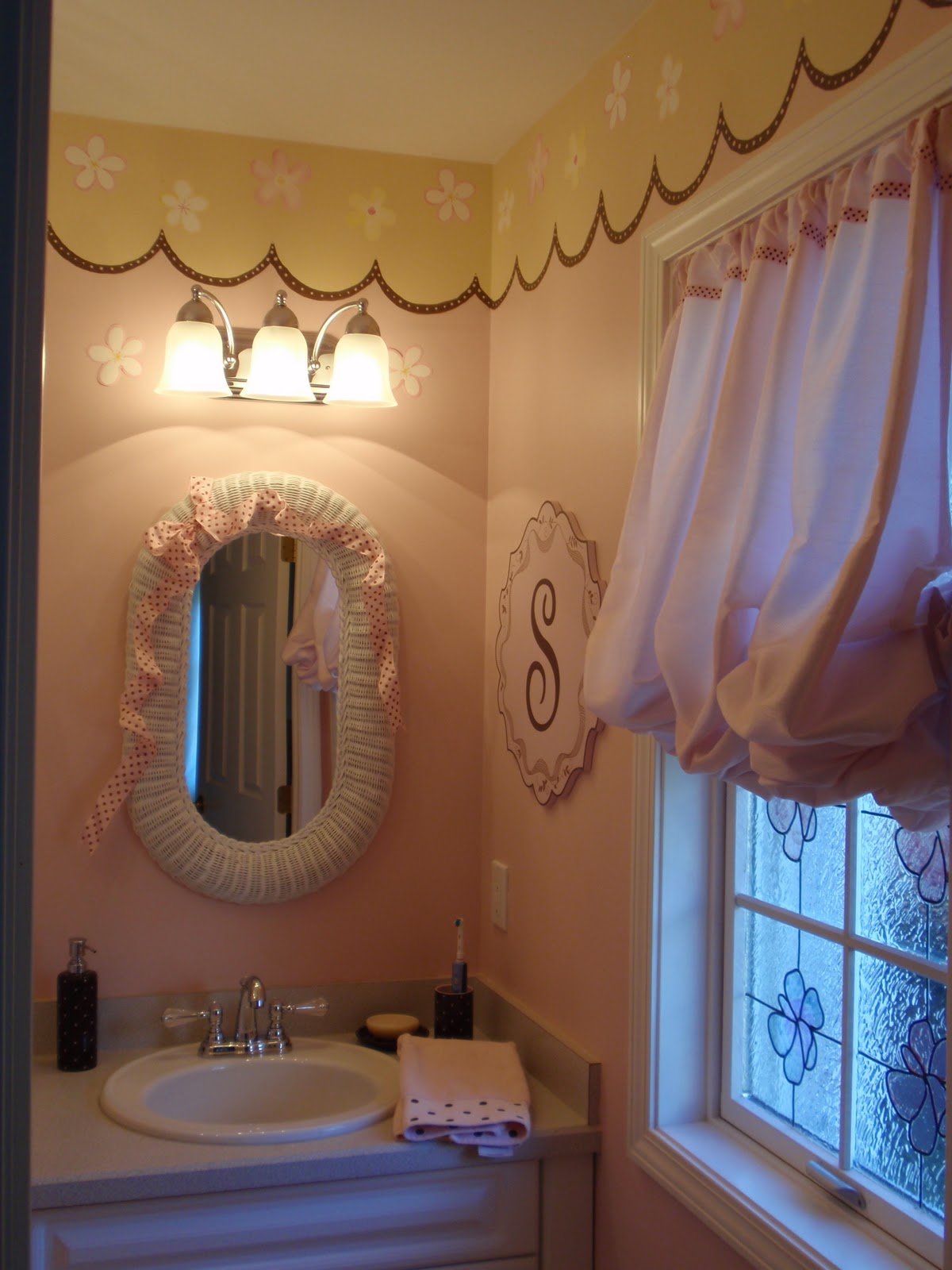 DIY by Design: Little Girl's Bathroom DIY by Design: Little Girl's Bathroom on Bathroom Models
id=88384