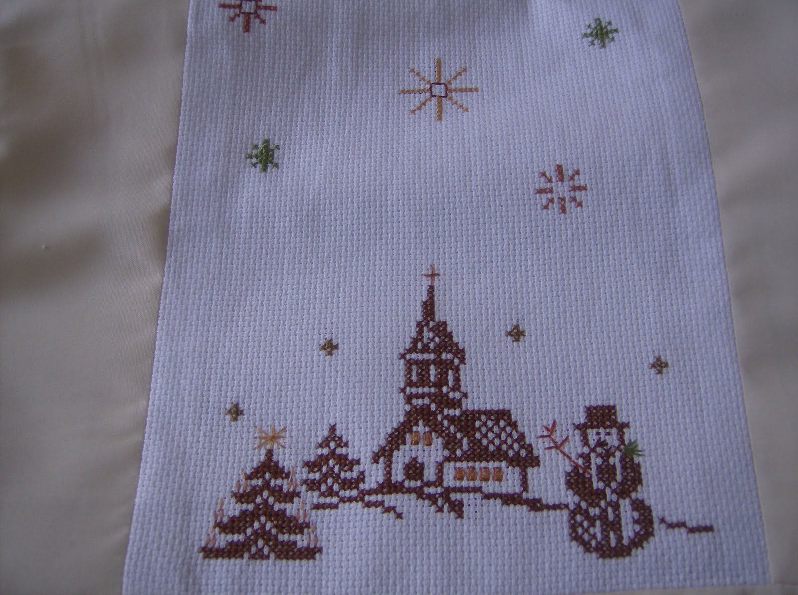 Girasoles esquemas girasol sunflower graficos Manualidades Carmen: Caminos de Mesa en Punto de Cruz Navidad 2009