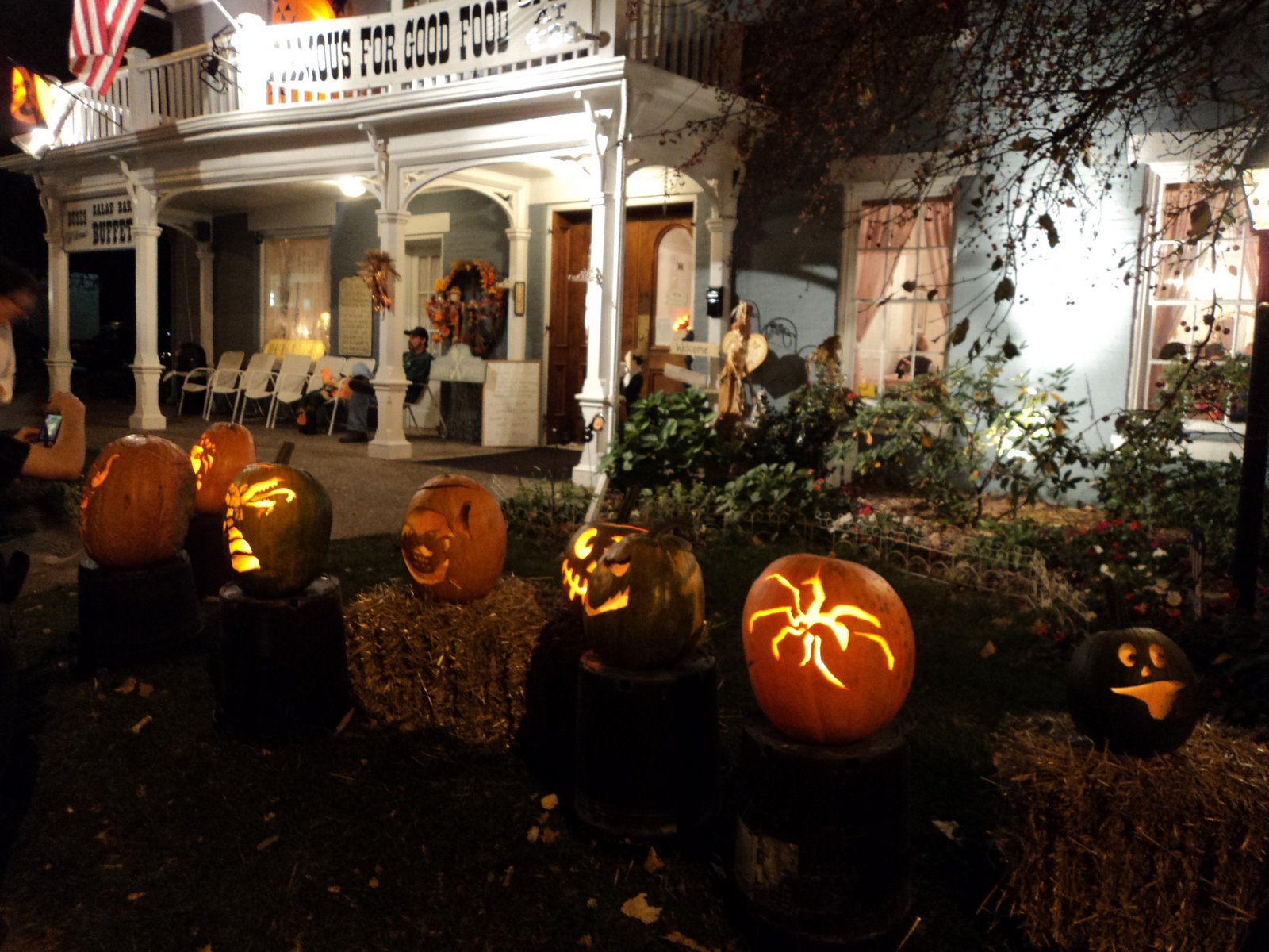 THE EVANS CLAN Pumpkin Walk in Bootiful Nauvoo!