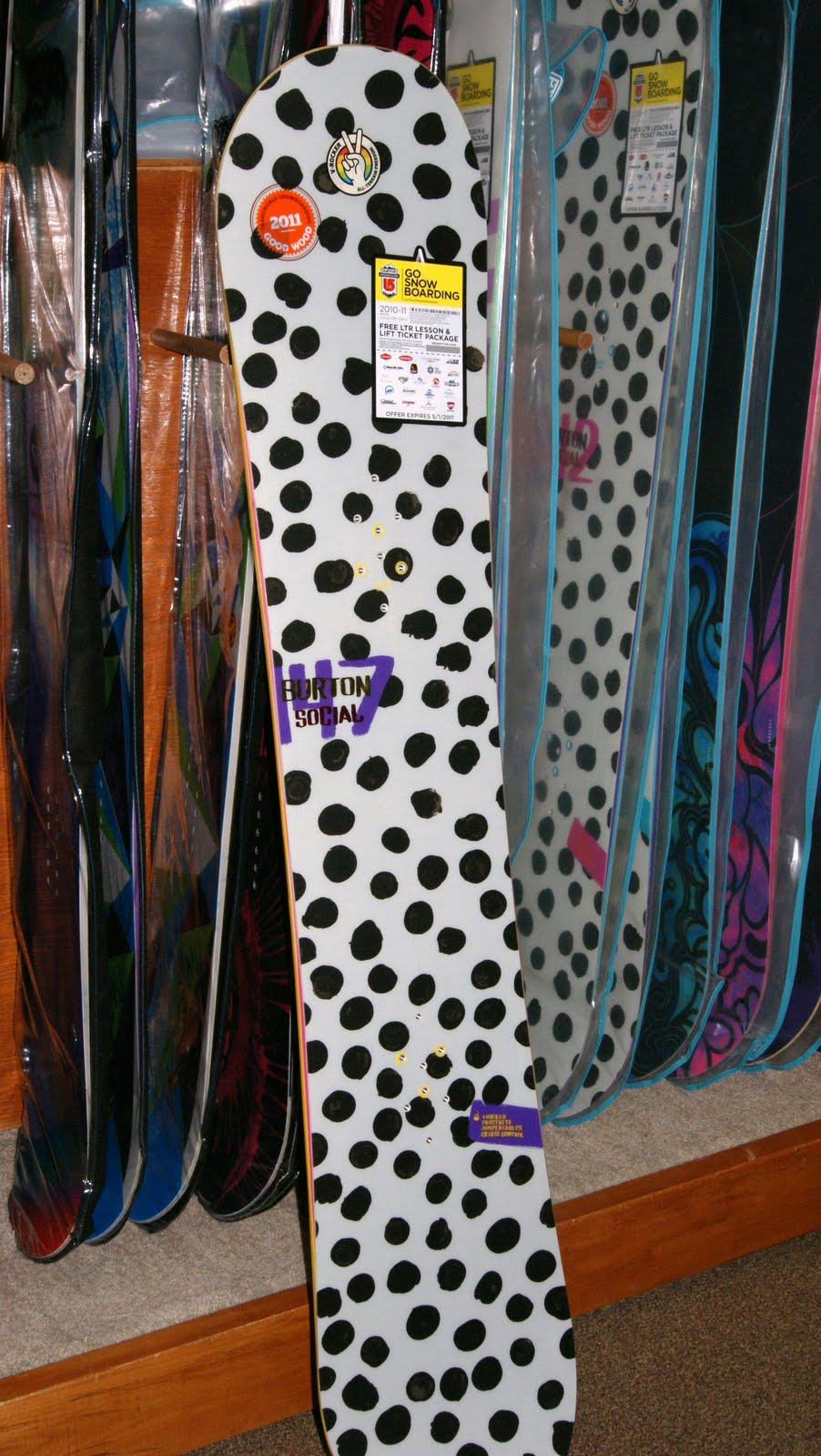Alpine Ski Shop Daily Drops Burton Social Womens Snowboard 2011