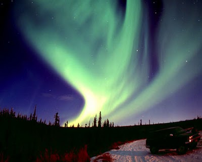Sinar Aurora Borealis –Kutub Utara