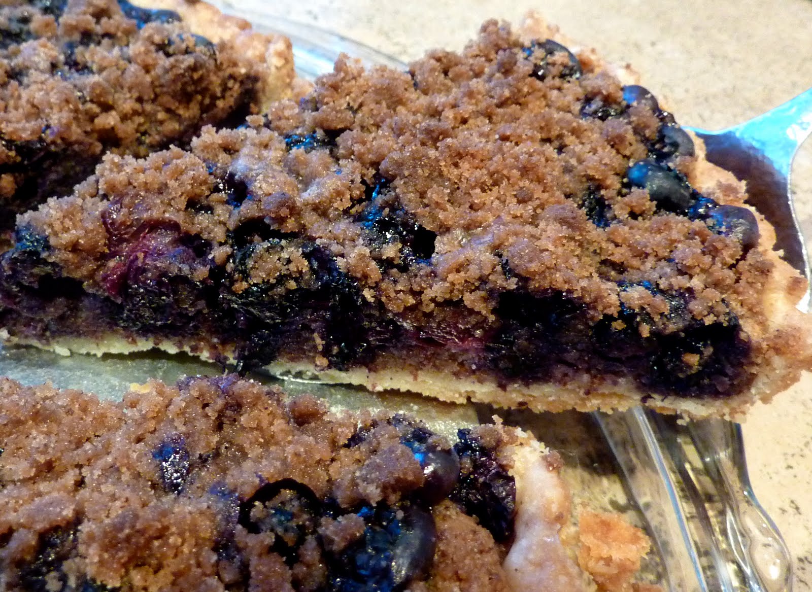 beurrista: blueberry almond streusel tart