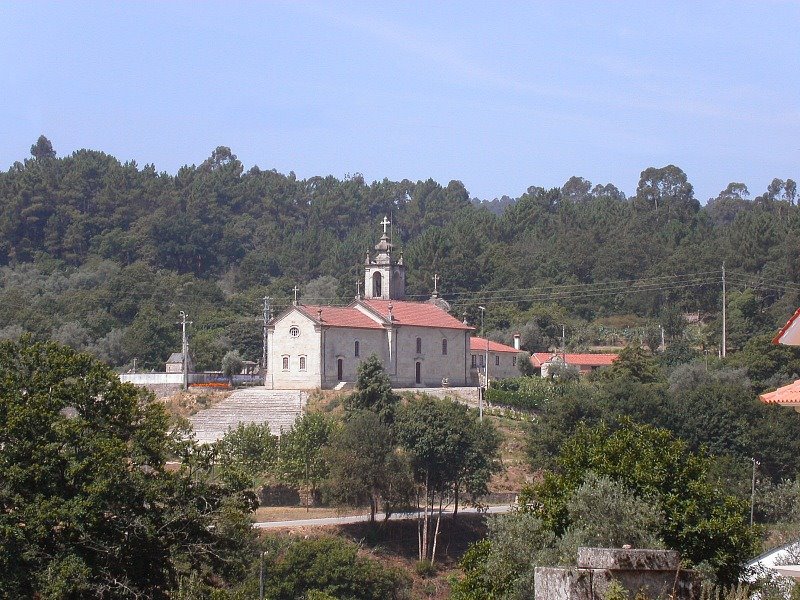 [igreja_de_pinheiro_de_lafoes.jpg]