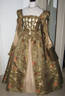 Flashback TV Fashion, Renaissance Collection: Lady In Waiting Party Gown