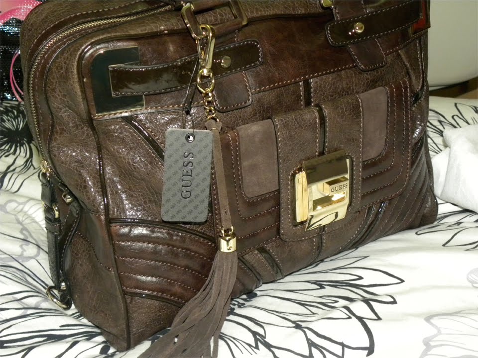 iru-113-nueva-compra-bolso-guess