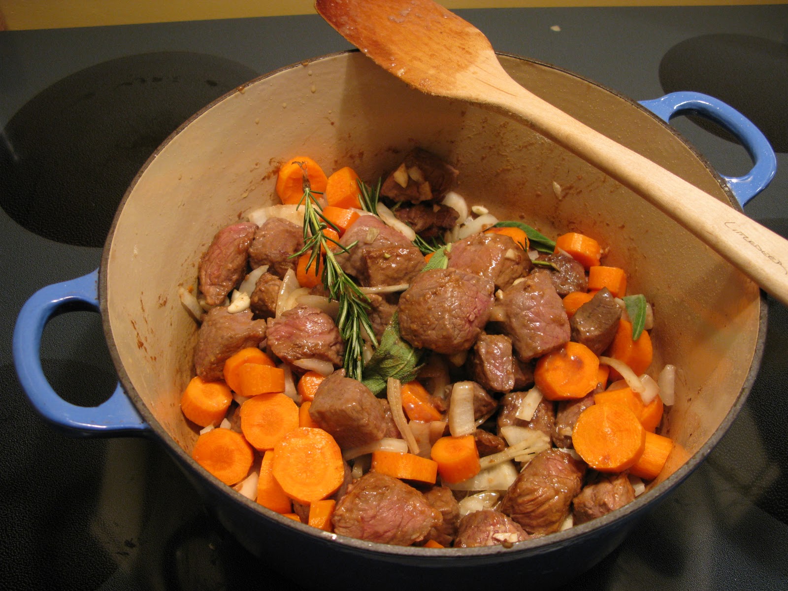 Au gré du marché Estouffade de boeuf aux anchois et à la crème