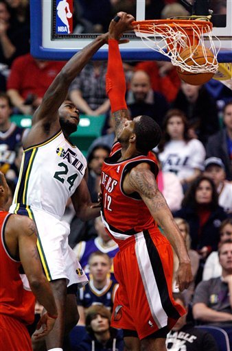 Paul%2BMillsap%2BDunks%2BOn%2BLaMarcus%2BAldridge2.jpg