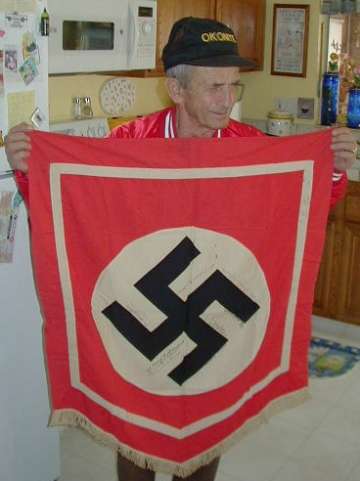 [Dad+with+flag.jpg]