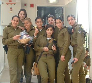 [idf-hotties.jpg]