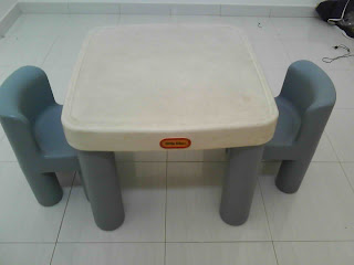 MyBundleToys: Little Tikes Table with 2 Chairs