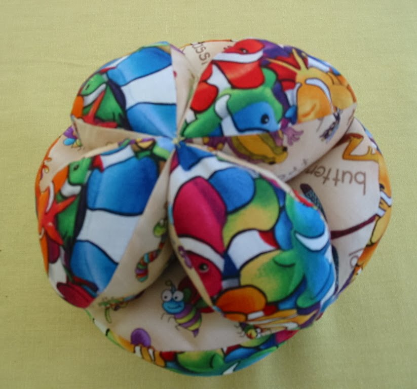 Free pattern: Sew a fabric ball toy for little hands Р’В· Sewing