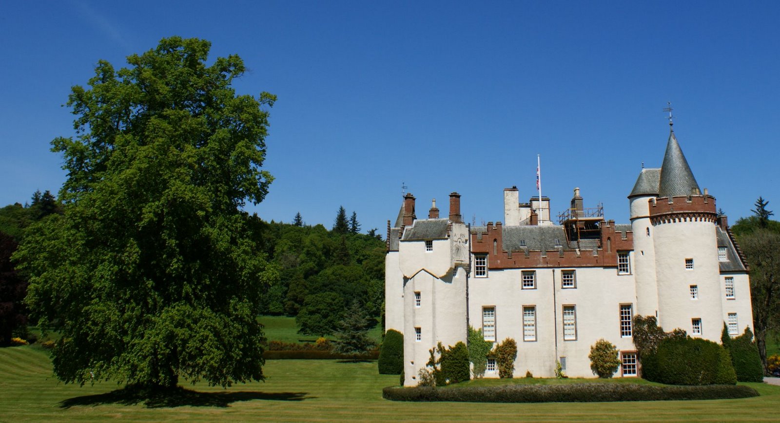 [May+Photograph+Cortachy+Castle+Scotland.jpg]
