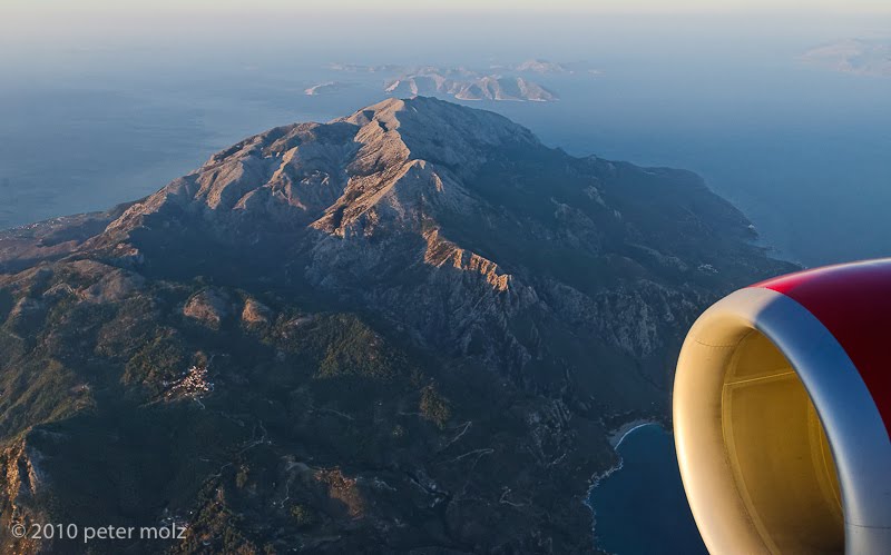 SAMOS-MEDIA: Approaching Samos by airplane