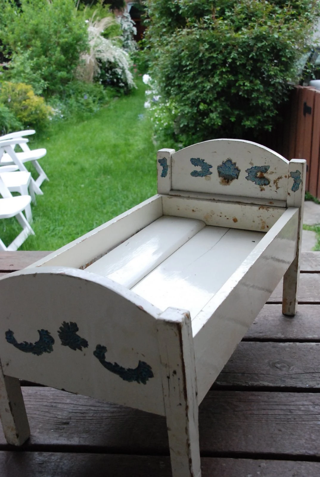 vintage doll bed, vintage child vanity, vintage doll furniture