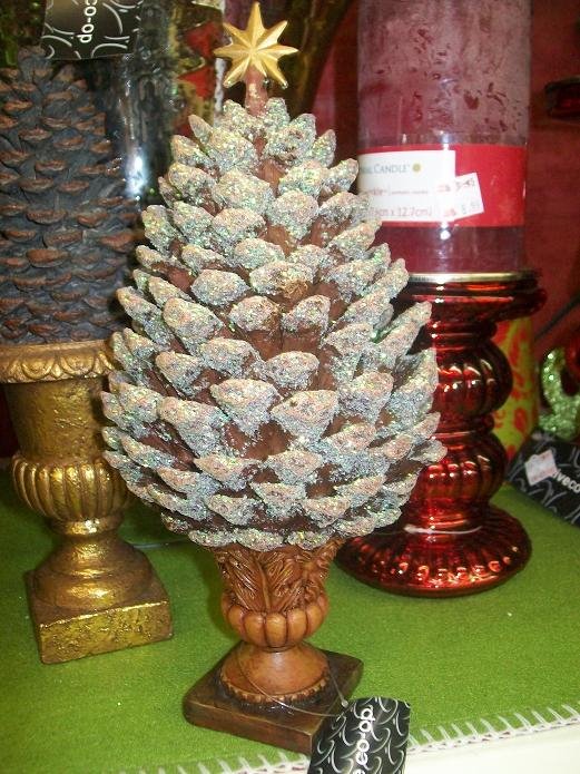 [pinecone+tope.jpg]
