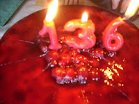136 velas hubieran ocupado todo el pastel