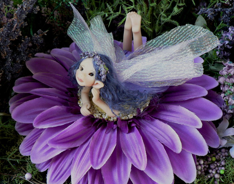 [purpledaisysidefb.png]