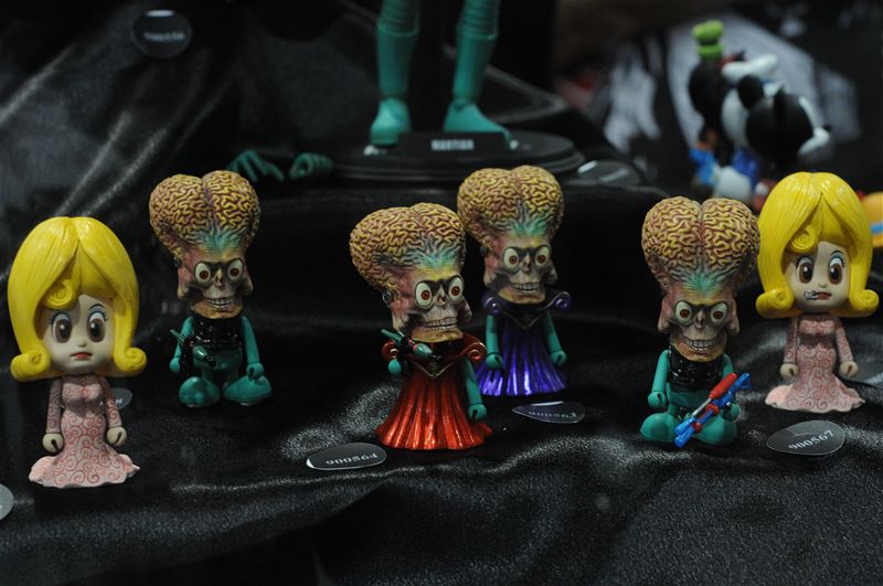 [sdcc2009_sideshow_hottoys_39.jpg]