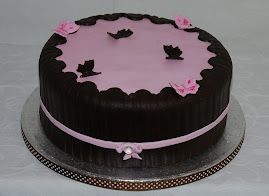 Brun og rosa sjokoladekake