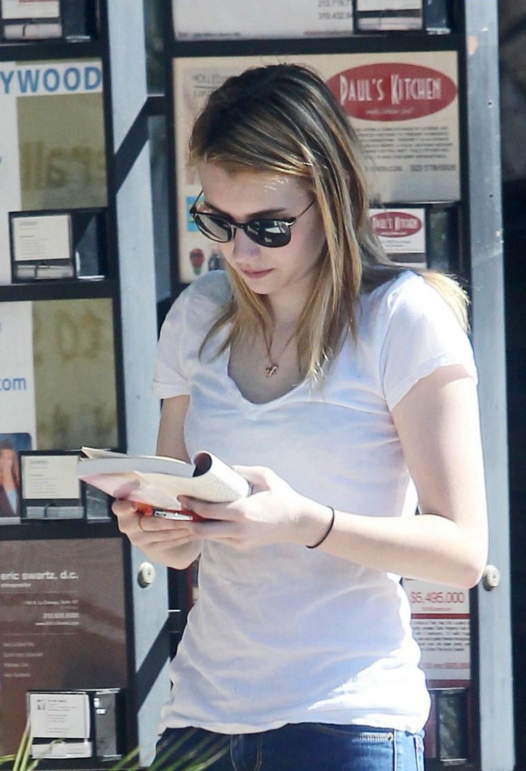TeenCelebBuzz Emma Roberts Car Wash Cutie