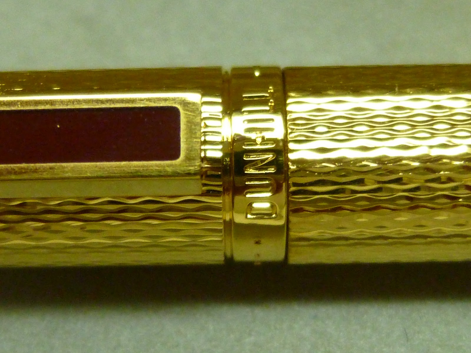 COLLECTIBLE CURIO Vintage Dunhill 1980's Gold Plated & Lacquer