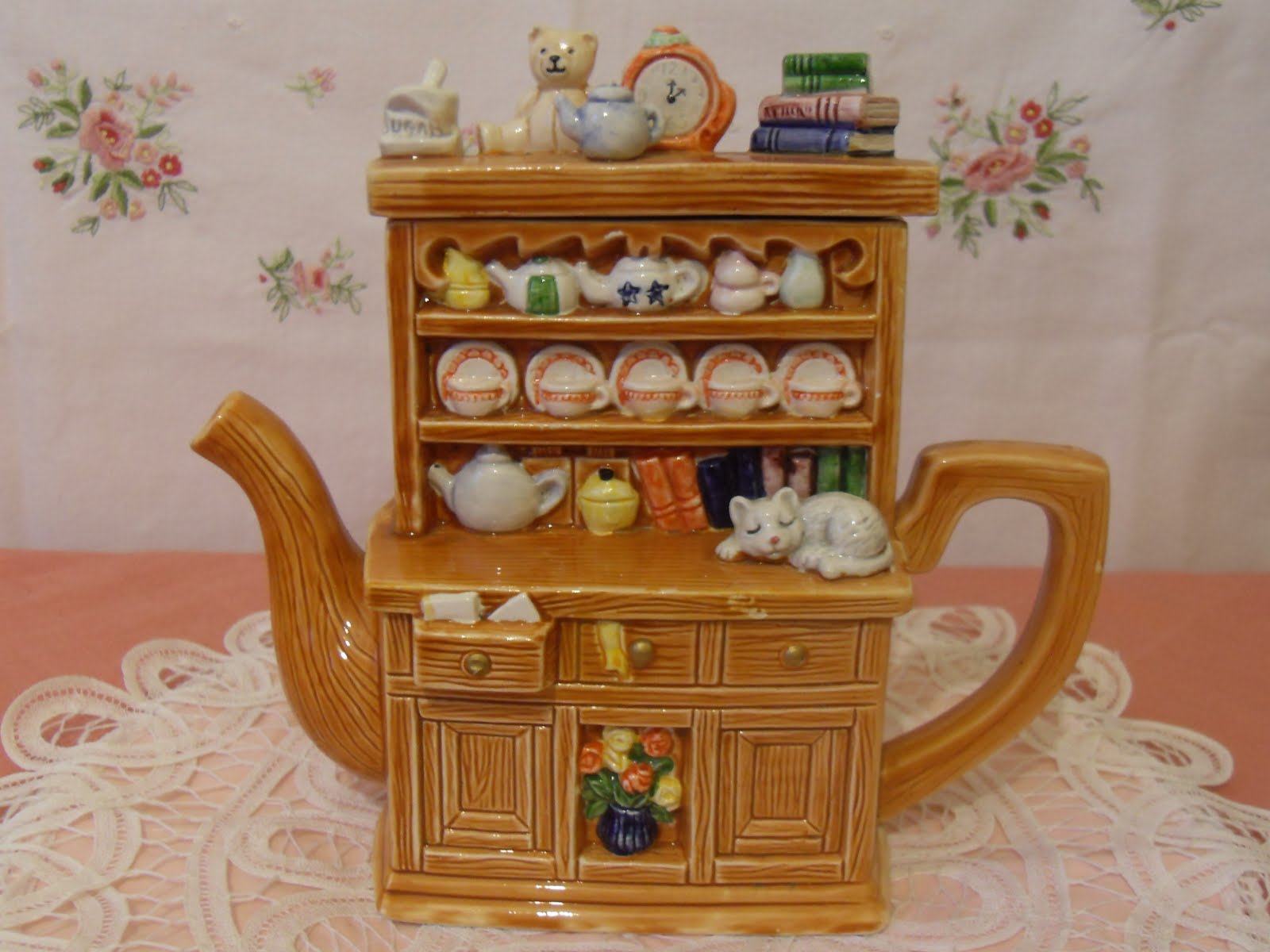 Collectible Items Novelty Teapot