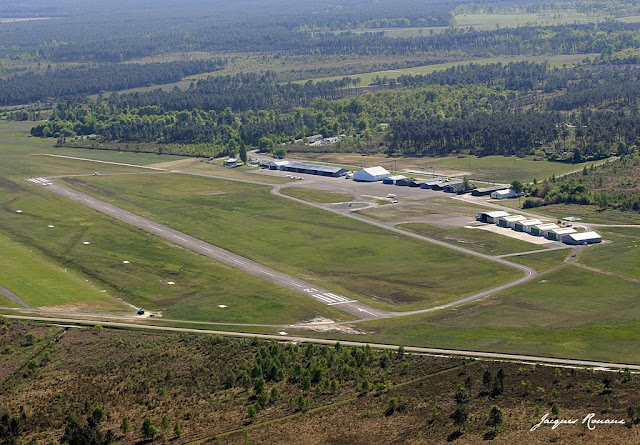 Vue aérienne aérodrome de Bordeaux Léognan Saucats