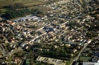 Vue aérienne de la commune de Créon