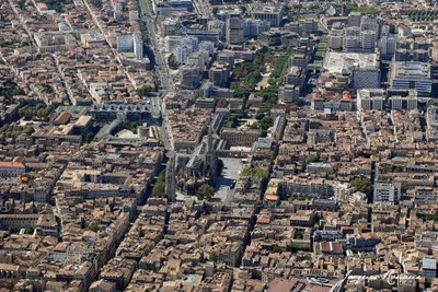 Vue aérienne du centre ville de Bordeaux