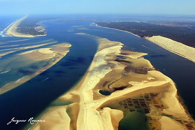 photo aérienne du Bassin d'Arcachon par grand coefficient de marée basse