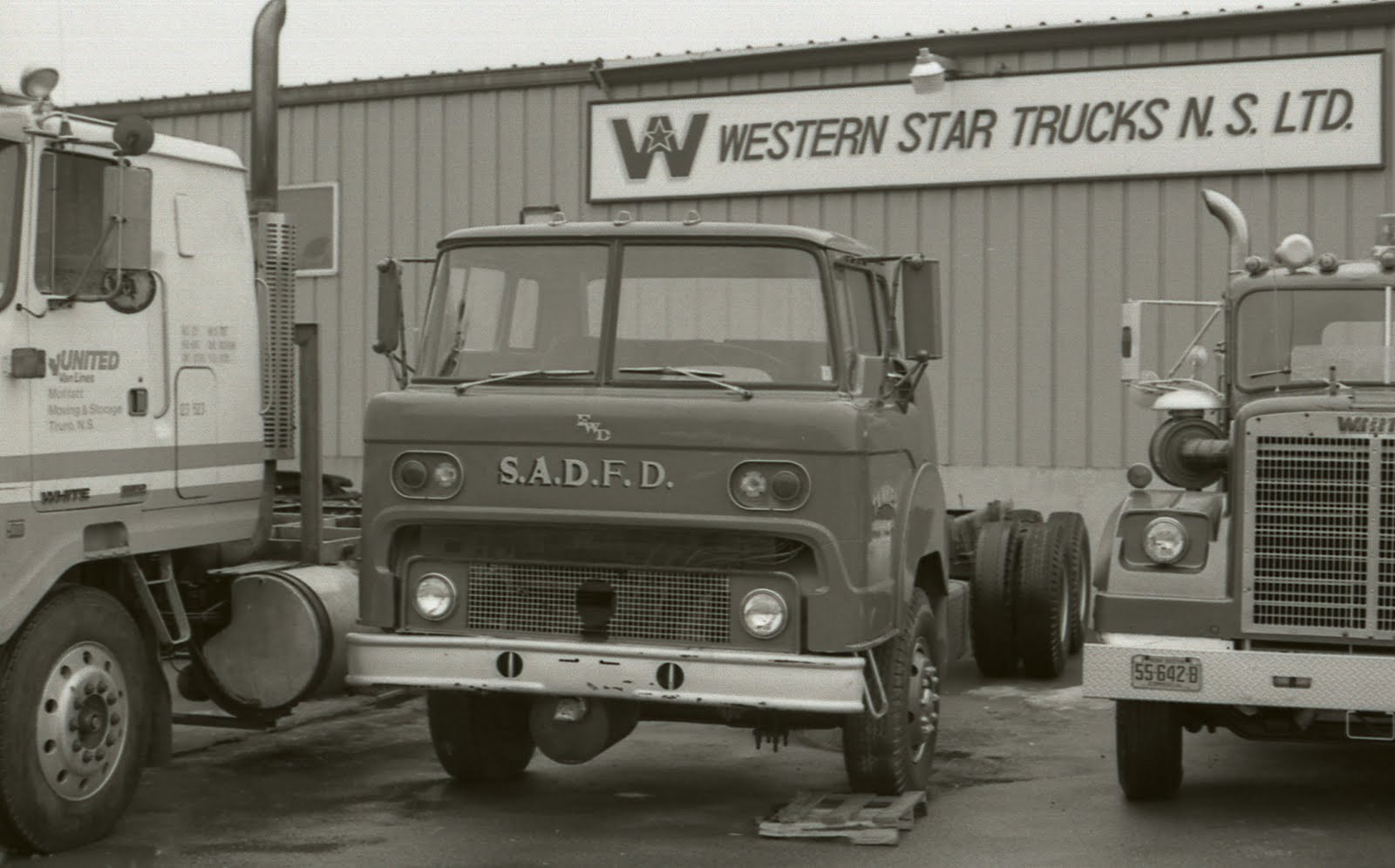 Ford fwd. Грузовик FWD. Грузовики нашего прошлого. Грузовик FWD Spector. FWD Truck Canada.