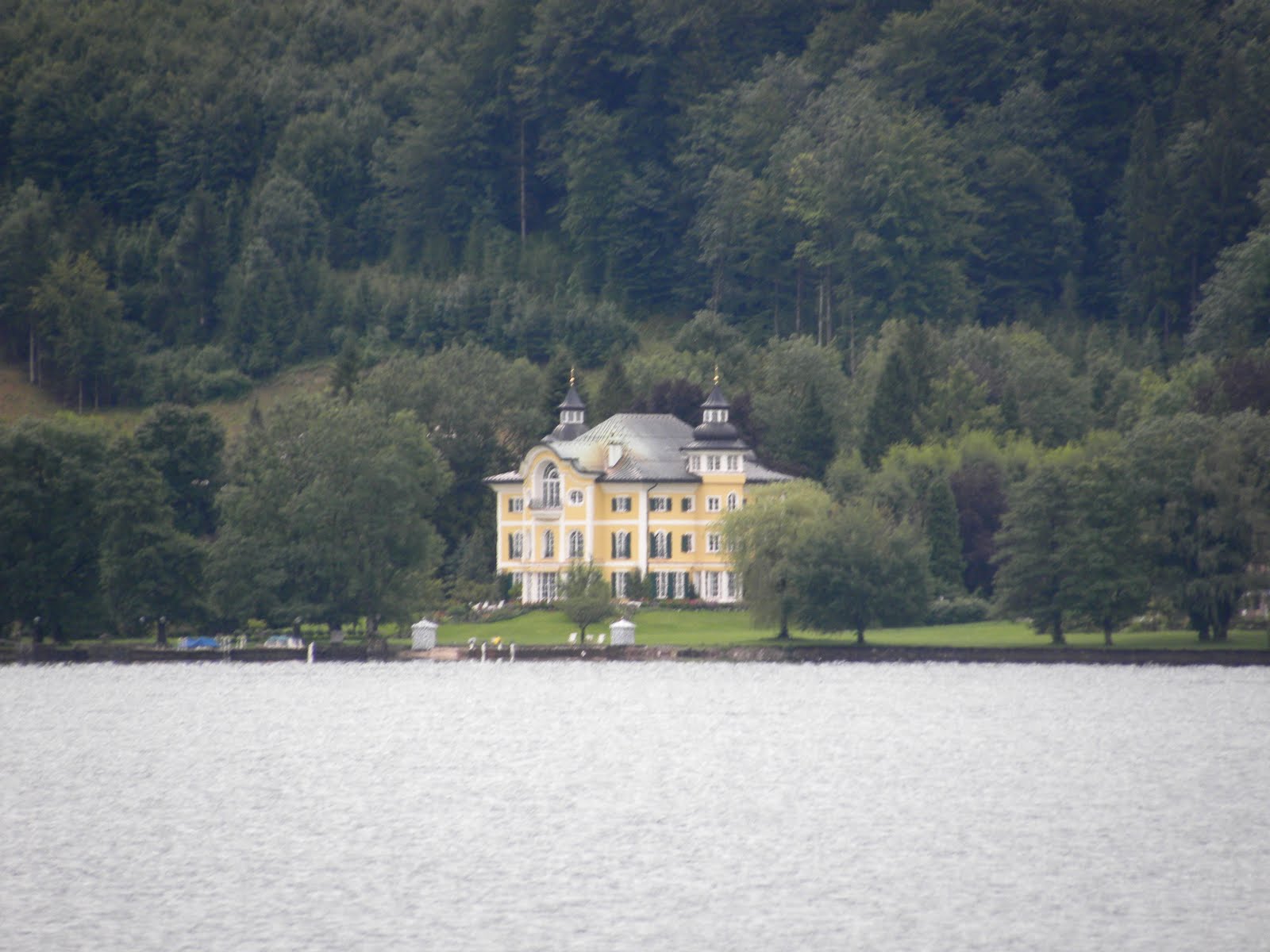 The Hennings: Our Sound Of Music Bike Tour