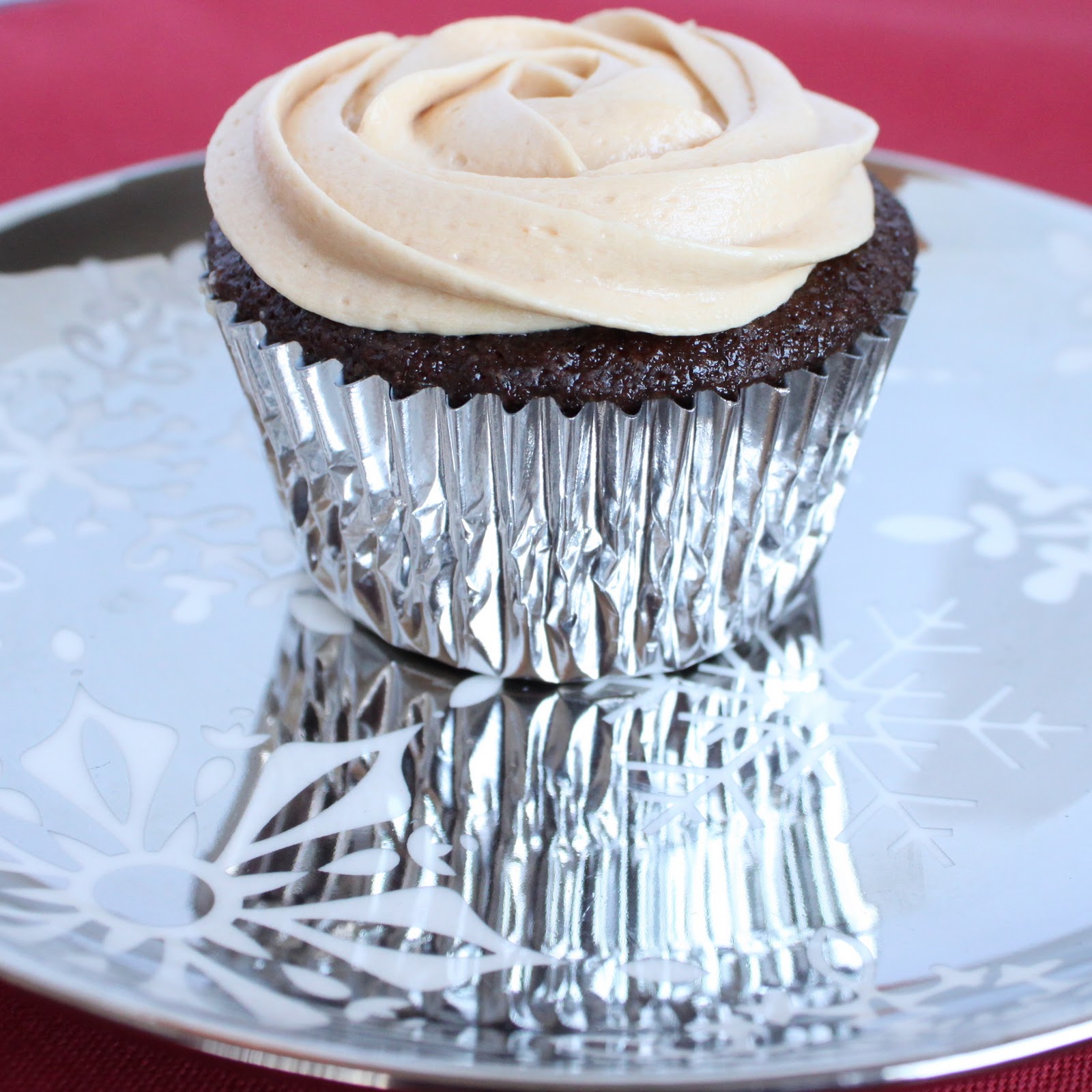Squirrel Bakes: Chocolate Dulce de Leche Cupcakes