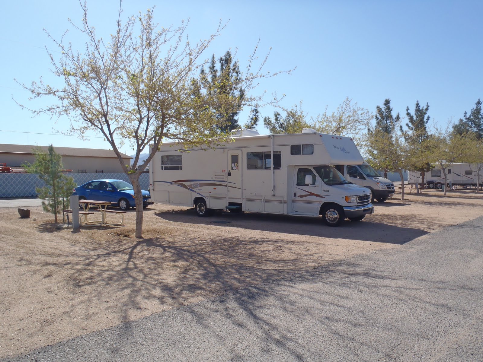 RVing with Bren & Sheila Kingman Rv Park & The new Bolder Dam Bridge