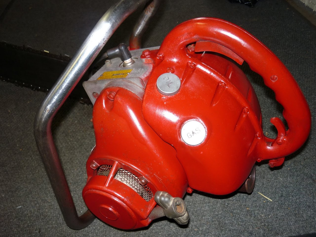 VINTAGE CHAINSAW COLLECTION RAM RC18D