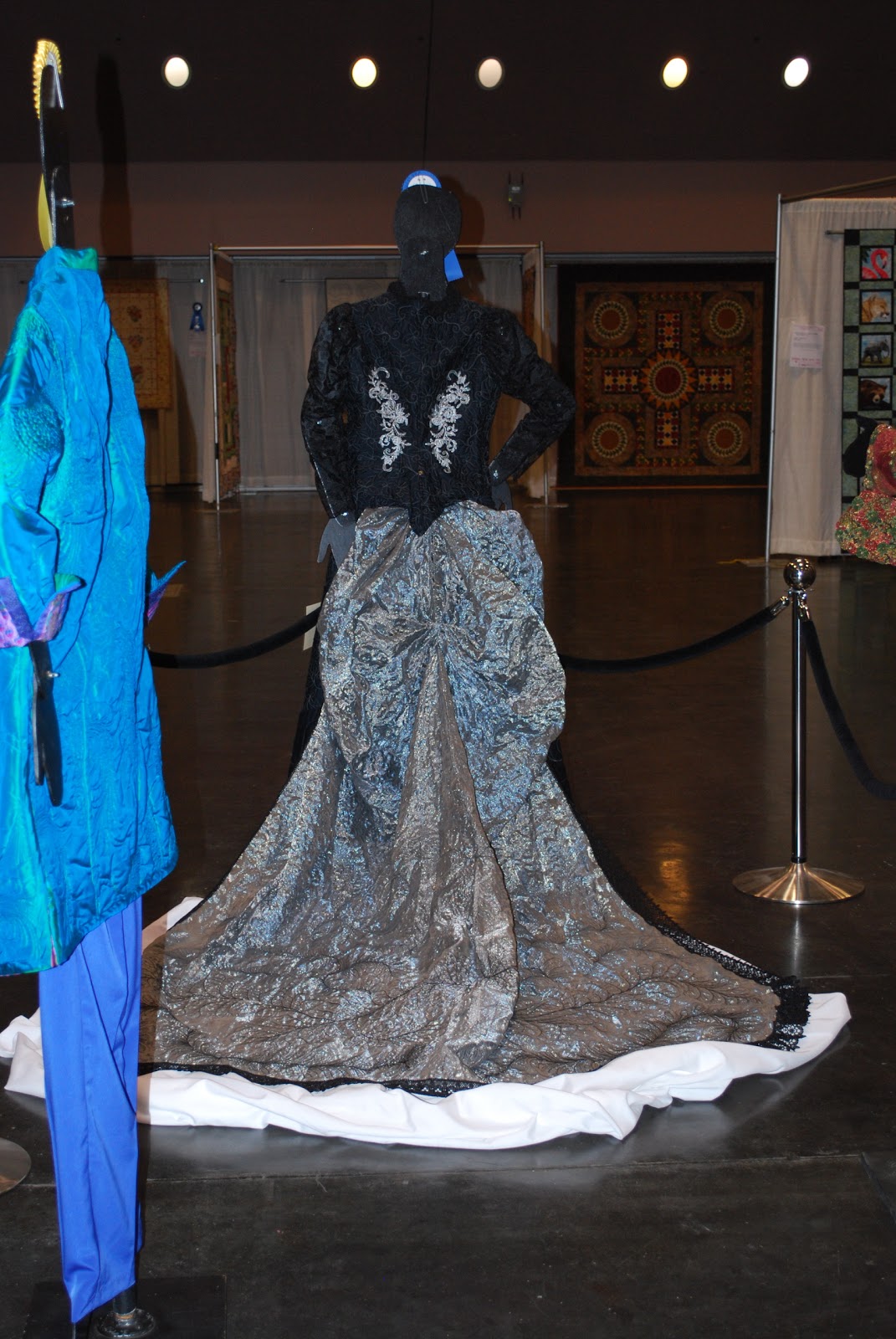 Ferret Fabricates: Victorian Steampunk - that dress