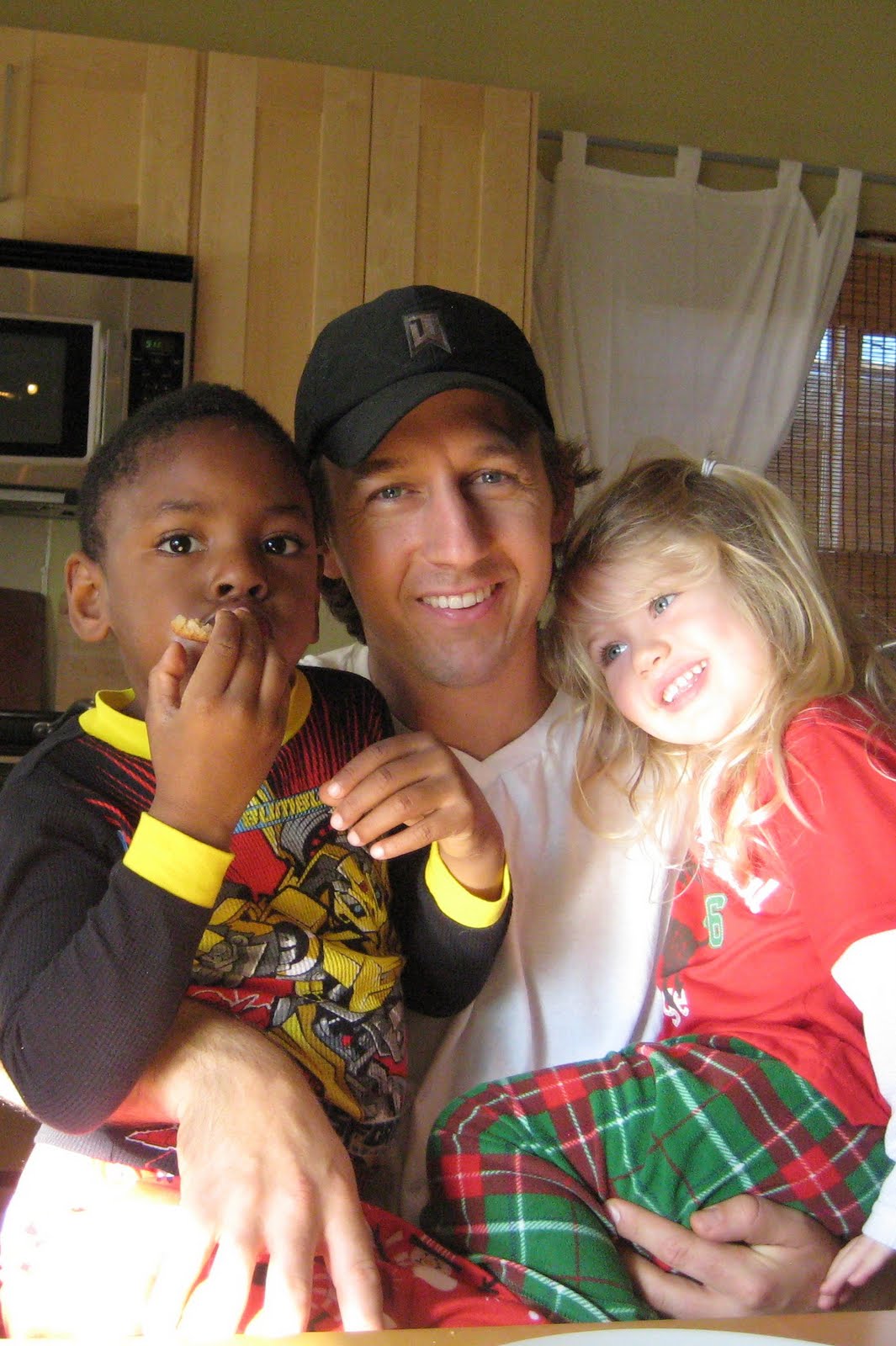 [daddy+kids.JPG]