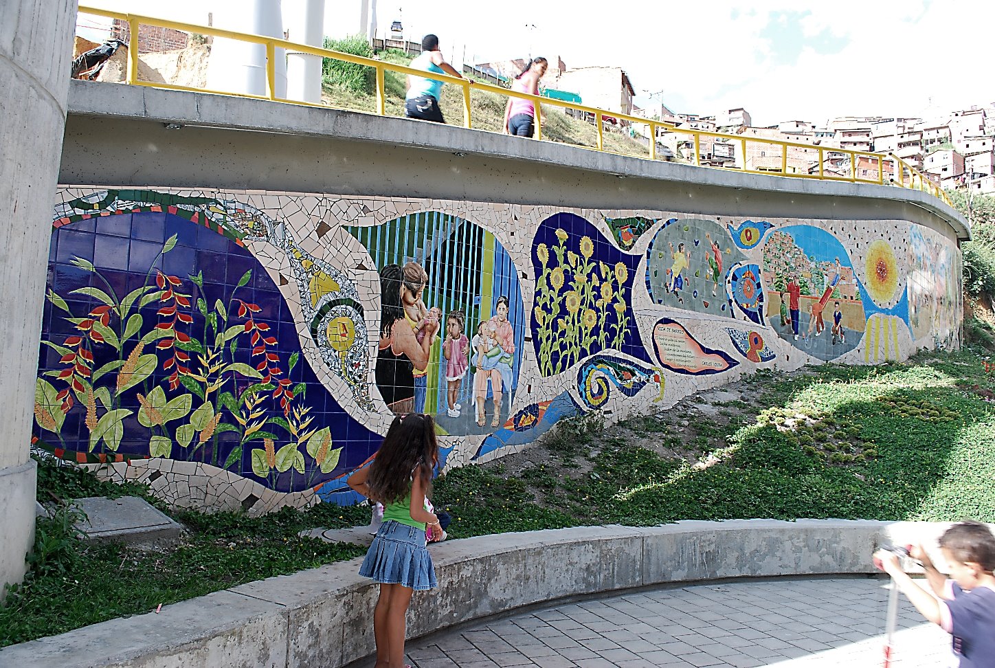 [mural+con+niña+D.jpg]