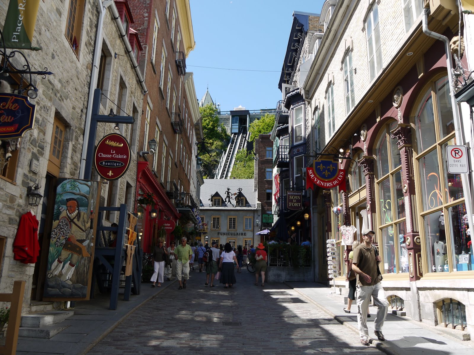 Walking in the country Quebec BasseVille
