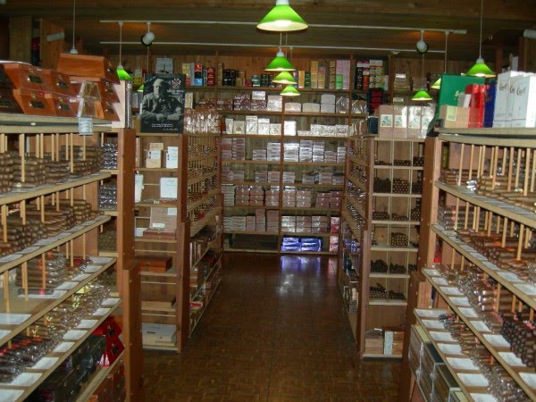 [store24.jpg]