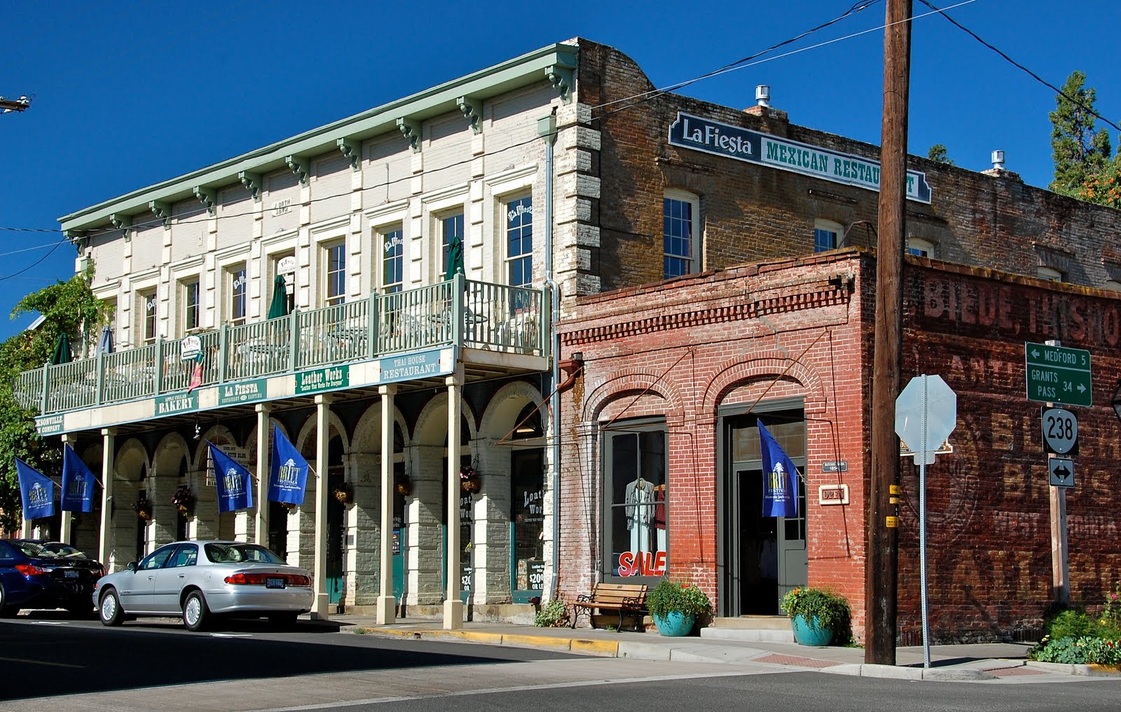 Travels with L (and sometimes Z & F) Jacksonville, Oregon