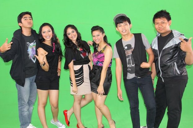 blog'nya chandiel •)• Bendera Selebrity