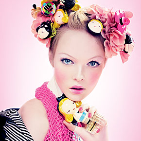 [gwen-stefanis-harajuku-lovers-fragrance1.jpg]