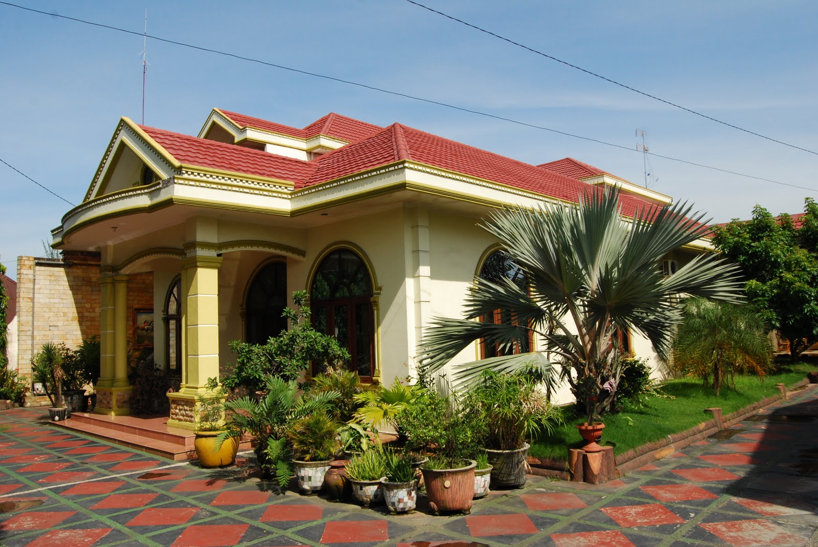 Jual Beli Cepat Rumah: Dijual Rumah Mewah Berikut Gudang 2 Lantai di