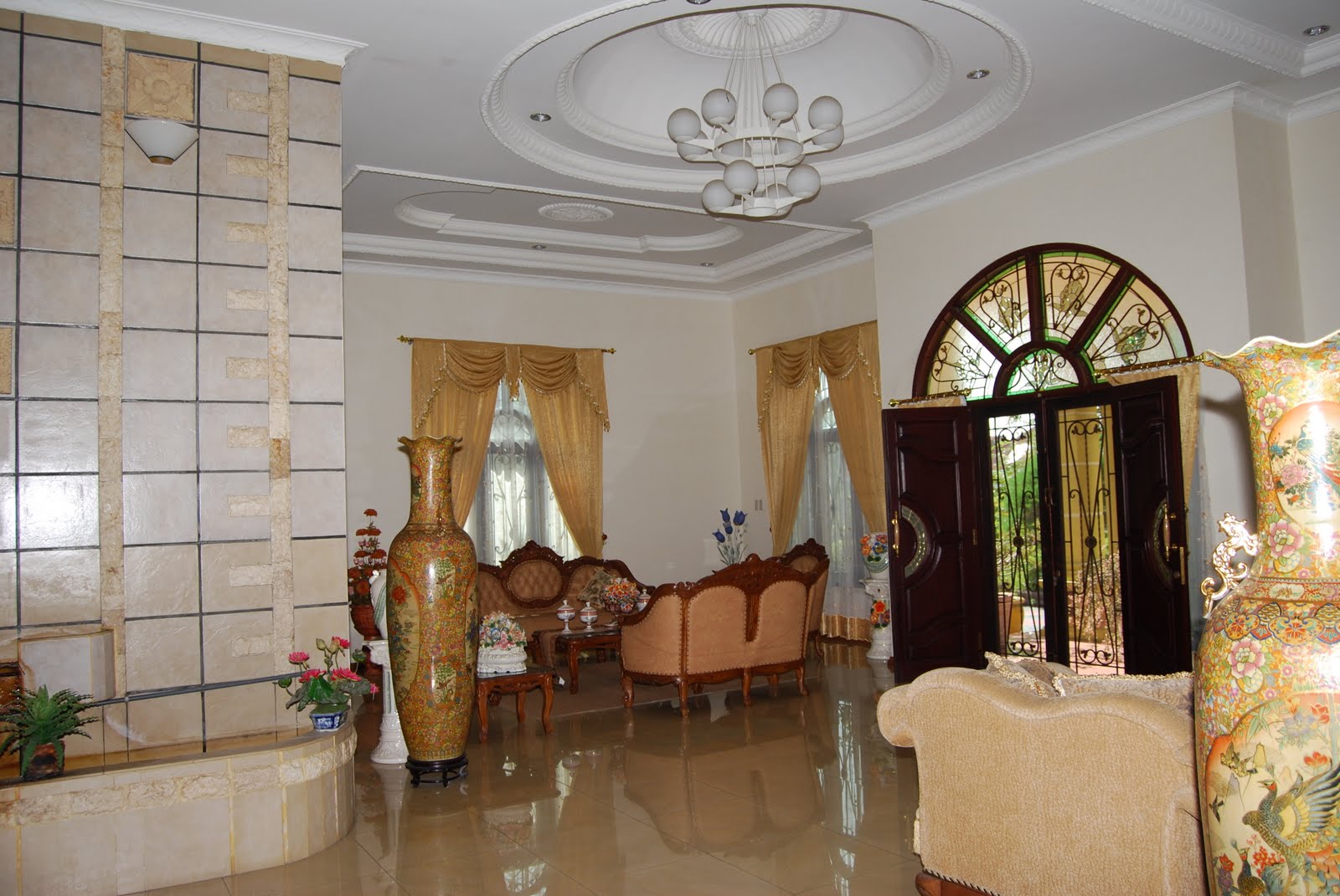 Jual Beli Cepat Rumah: Dijual Rumah Mewah Berikut Gudang 2 Lantai di