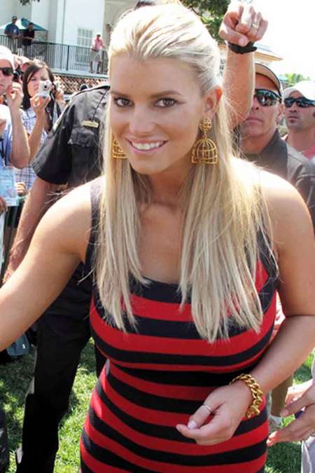 [gallery_main-0702_jessica_simpson_golf_03.jpg]