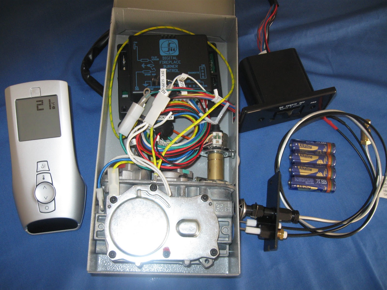 INDUSTRIAS UNIDAS: CHIMENEAS A GAS, ETANOL Y TRADICIONAL, ENCHAPES Y